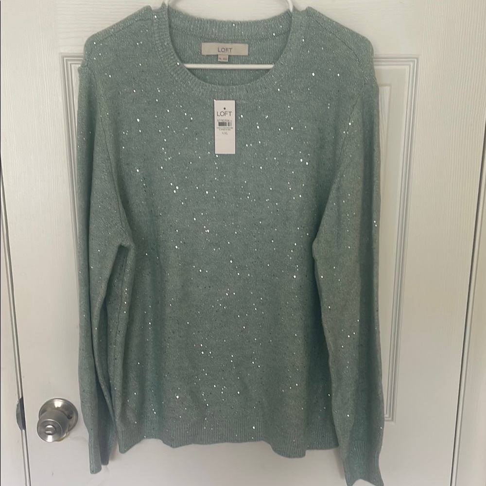 LOFT Green Crew Neck Sweater with Subtle Speckles